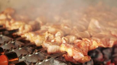 Yangında şiş kebap