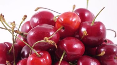 Meyveleri tatlı kiraz