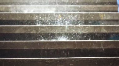 Yağmurlar adımları hakkında