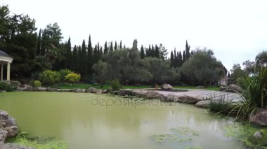 Şehirler park su birikintisi