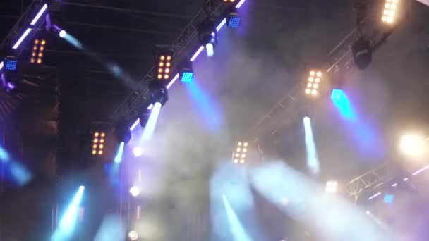 Lichtanlage auf Konzert — Stockvideo