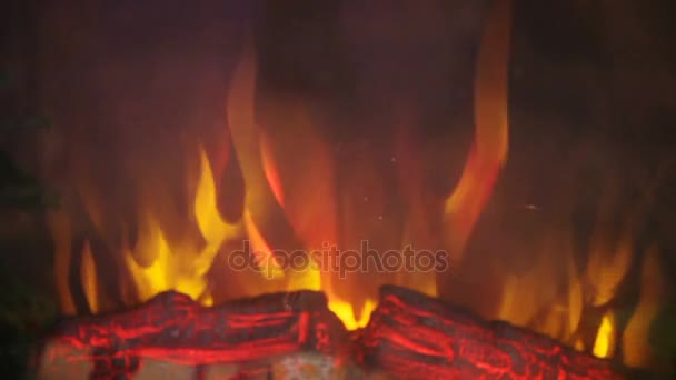 Fuego artificial en la chimenea — Vídeo de stock