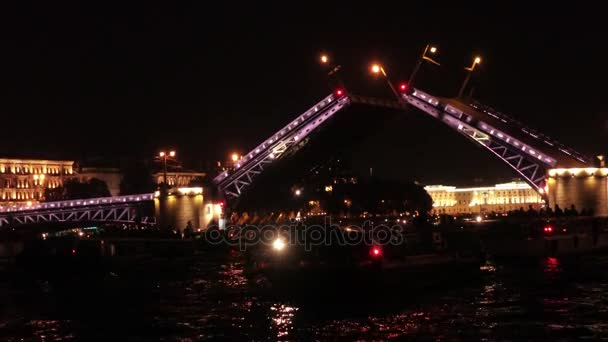 Развод моста в Санкт-Петербурге — стоковое видео