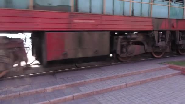 海バックの鉄道 — ストック動画