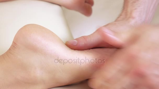 Foots massage girl — Stock Video