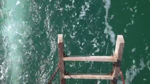 Escalier en bois de la mer — Video