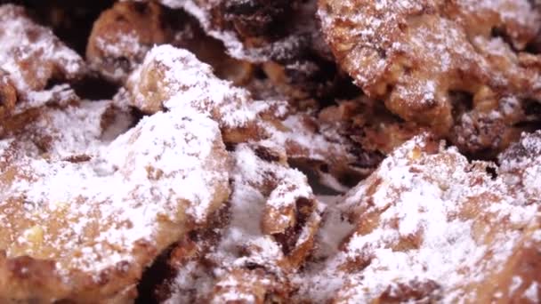 Galletas de avena con azúcar en polvo — Vídeos de Stock