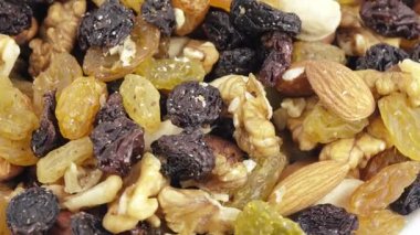 Fındık ve kuru meyve toplu olarak