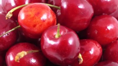 Meyveleri tatlı kiraz