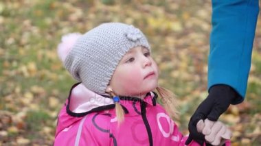 Doğada çocuk loocks