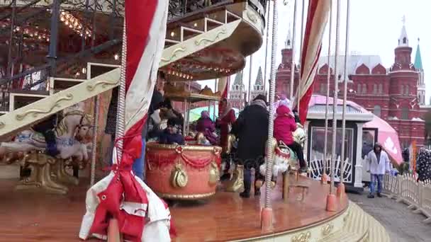 Fransk karusell på torget Manege — Stockvideo