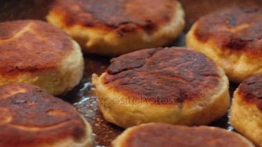 Cheesecakes bir tavada taş kaplama