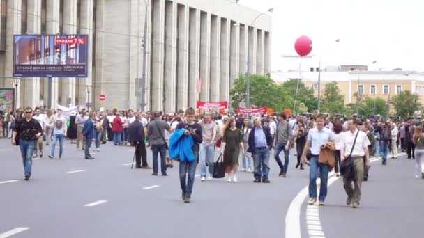 Rally tegen corruptie georganiseerd door Navalny — Stockvideo