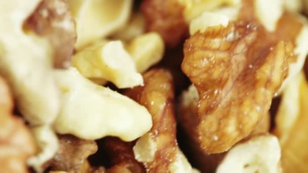 Орехи грецких орехов оптом — стоковое видео