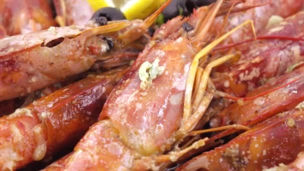 Homard norvégien au riz — Video