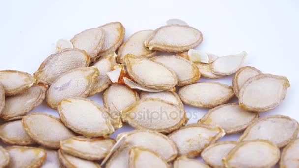 Pumpkin seeds in bulk — Stock Video