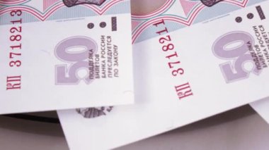 Ardışık sayılar üzerinde ruble