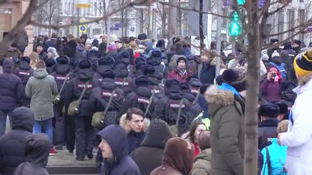 Section SWAT pour disperser les manifestants — Video