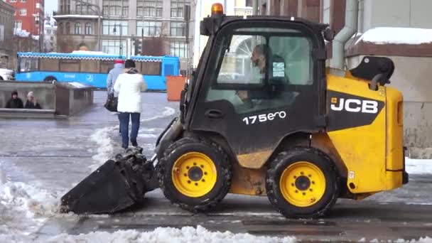 Прибирання снігу трактор — стокове відео