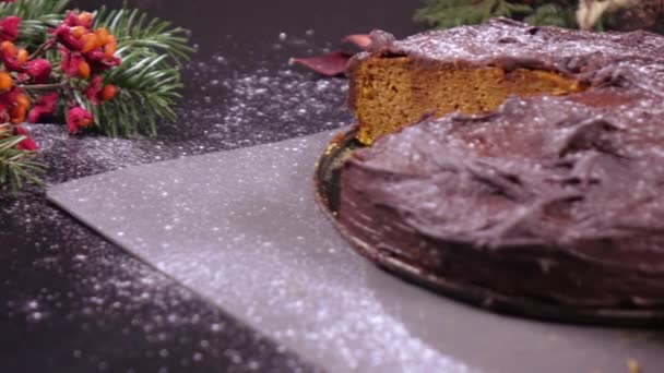 Pastel de calabaza en un plato — Vídeo de stock