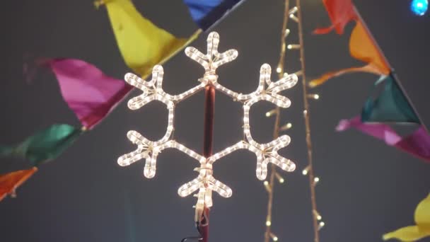 Plusieurs drapeaux décoratifs Place Rouge — Video