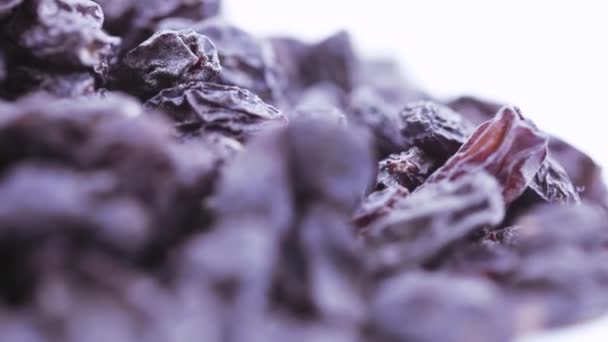 Pile of blue raisins — Stock Video