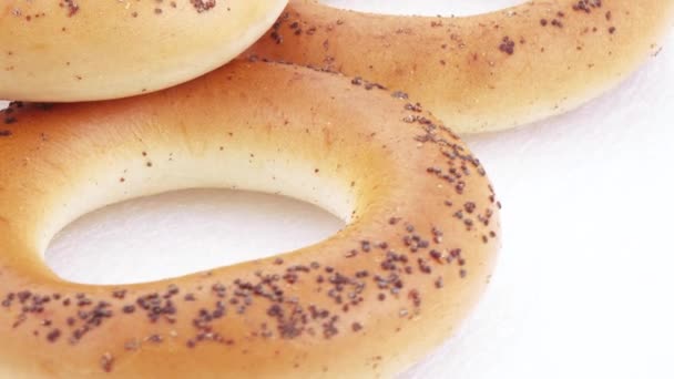 Bagels de açúcar com sementes de papoila — Vídeo de Stock