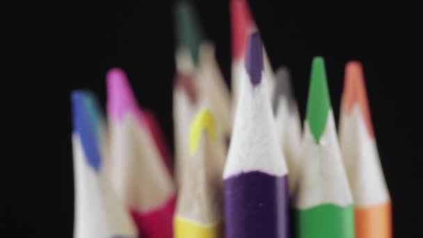 Los lápices de color son diferentes — Vídeo de stock