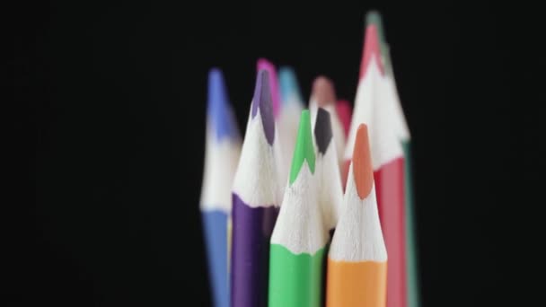 Crayons de couleur sont différents 