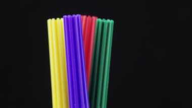 Renkli işaretleri farklıdır