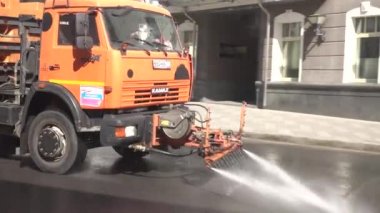 Makine sokakta sulama