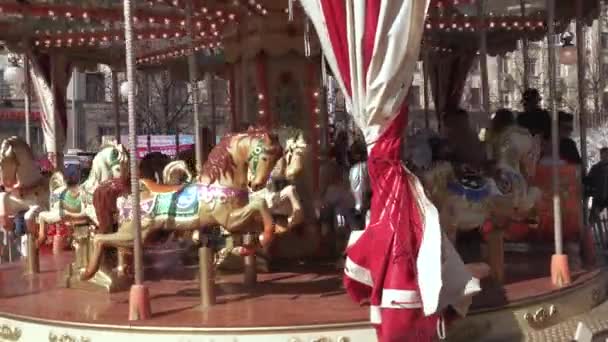 Carrousel français sur la place Tverskaya — Video