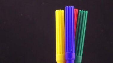 Renkli işaretleri farklıdır