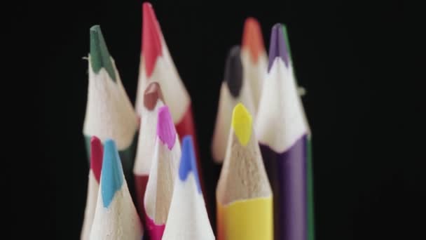 Crayons de couleur sont différents 