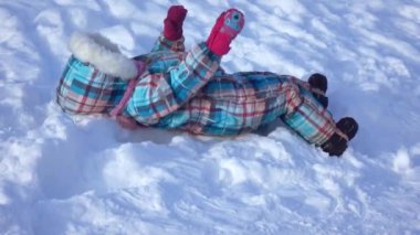 Kız kar Slayt üzerindeki