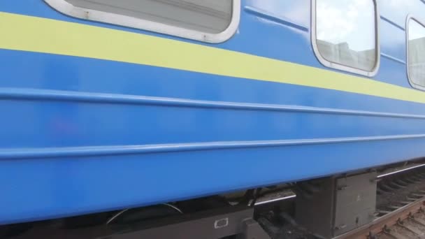 Carros de passageiros Ukrainian Railways — Vídeo de Stock