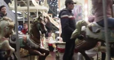 Revolution Meydanı 'ndaki Fransız Atlıkarınca