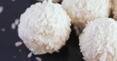 Hindistan cevizi gevreği şeker