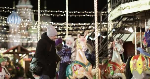 Carousel on Red Square in defocus — ストック動画