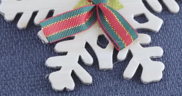 Flocon de neige décoratif avec un arc 