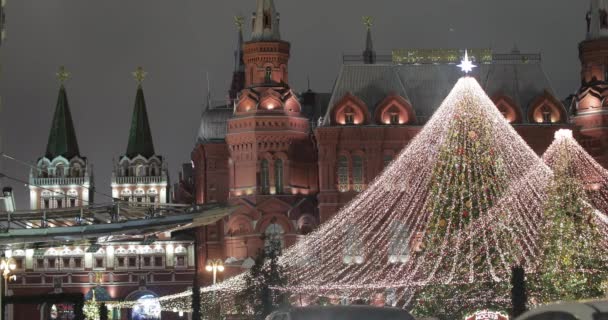 Kerstmarkt 2020 op Manezhnaya Square — Stockvideo