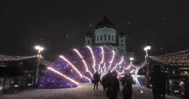 Illuminazione di Capodanno vicino alla Cattedrale di Cristo Salvatore — Video Stock