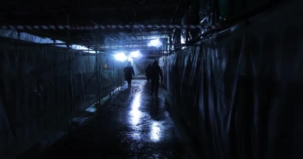 Corredor del edificio temporal — Vídeos de Stock