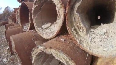 Doğada paslı metal borular