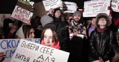 Aile içi şiddet yasasını desteklemek için toplanın