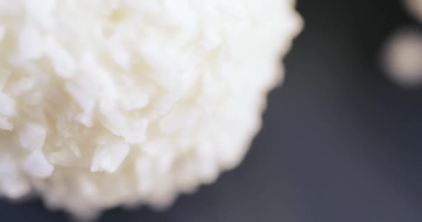 Bonbons en flocons de noix de coco 