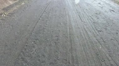Külden ve çamurdan yol