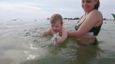 Denizde yüzme eğitimi