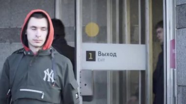 Gorchakova metro istasyonundan çıkış.