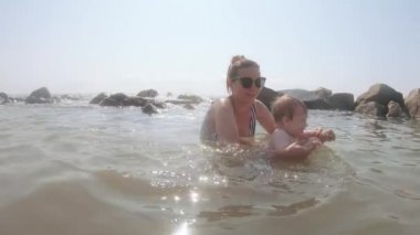 Denizde yüzme eğitimi